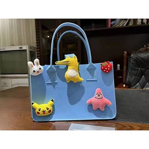 Felt tote bag with toy 2 1